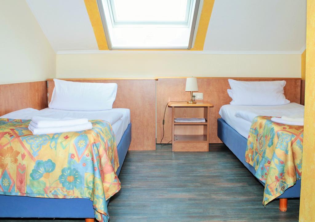 Garni Zum Adler Hotel Gensingen Værelse billede