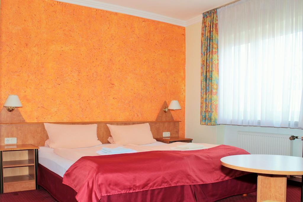 Garni Zum Adler Hotel Gensingen Værelse billede