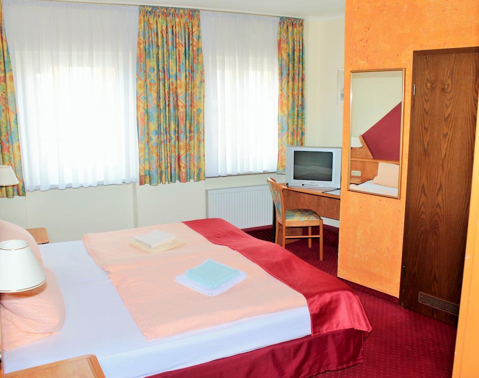 Garni Zum Adler Hotel Gensingen Værelse billede