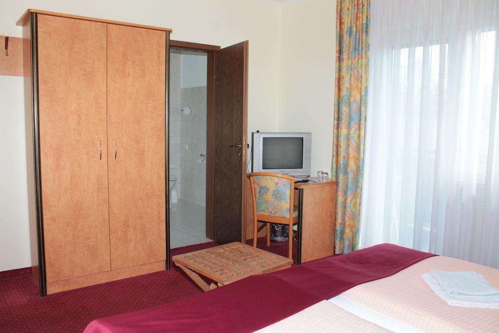 Garni Zum Adler Hotel Gensingen Værelse billede